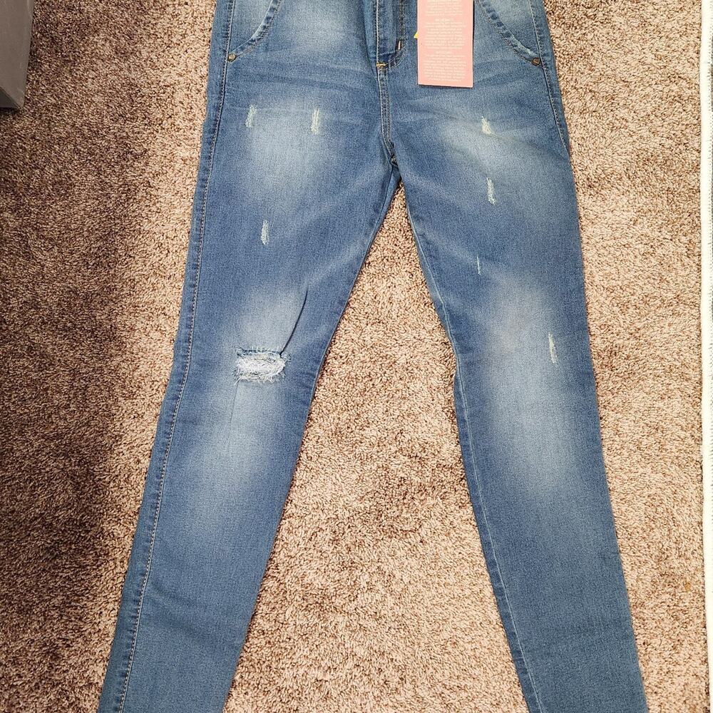 Secret Love sz 3 womens jeans NWT